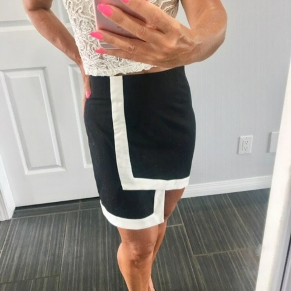 Bardot (Australian) fitted black/white mini skirt with asymetrical hem size 6